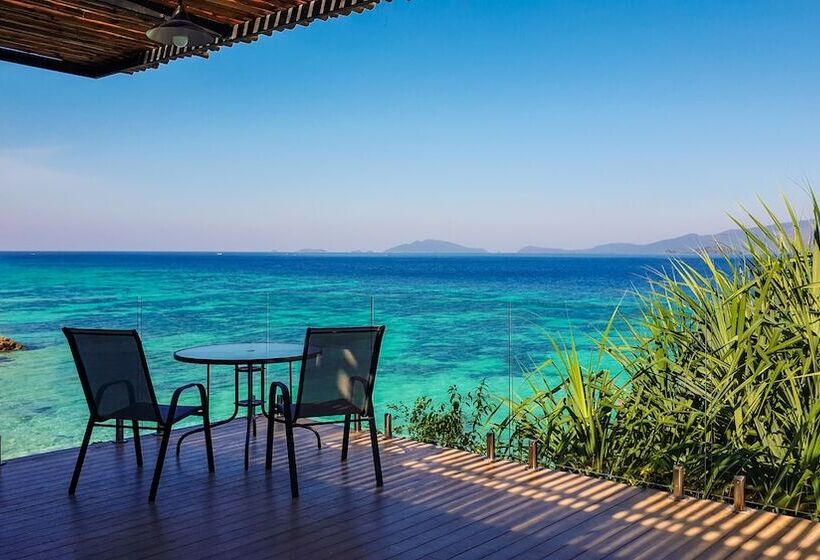 غرفة قياسية مزوَّدة بجاكوزي مطلة على البحر, The Cliff Lipe