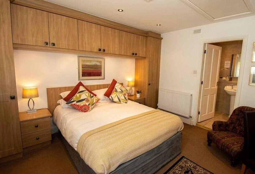 Номер Стандарт, The Plough Inn