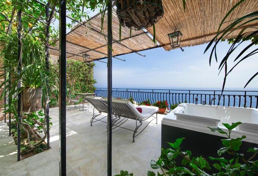 带海景的复工套房, Villa Magia