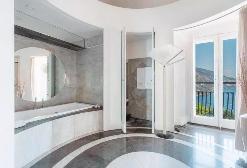 سوئیت با تخت بزرگ, Villa Magia