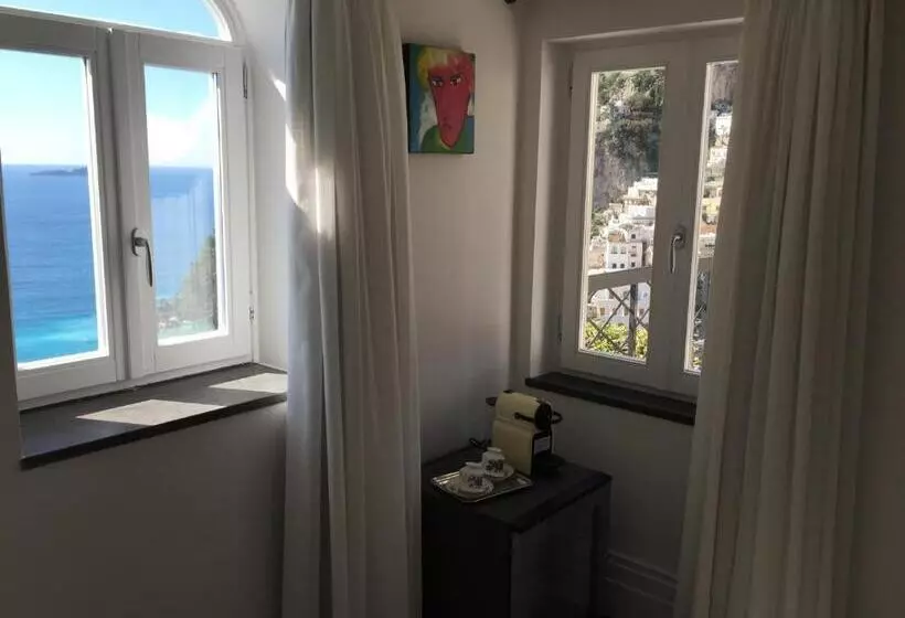اتاق استاندارد با بالکن و چشم‌انداز دریا, Villa Magia