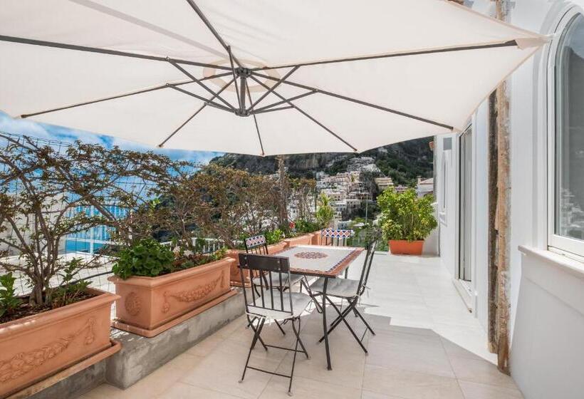 套房配有游泳池, Villa Magia