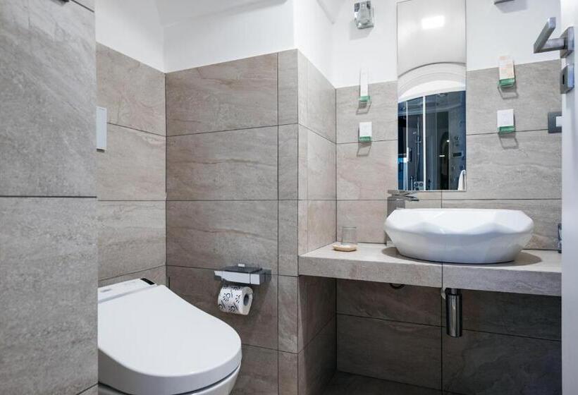 套房配有游泳池, Villa Magia