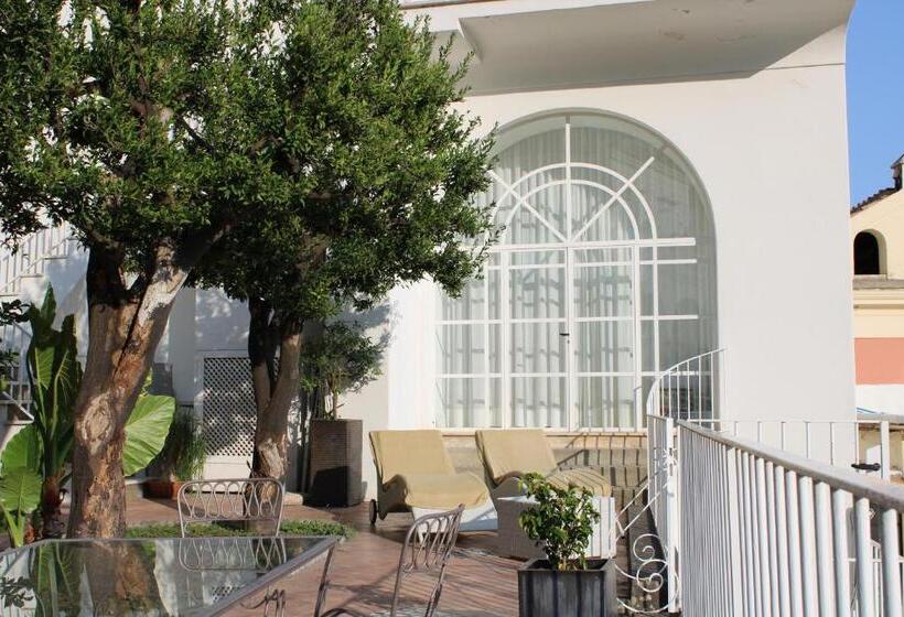 带露台的套间, Villa Magia