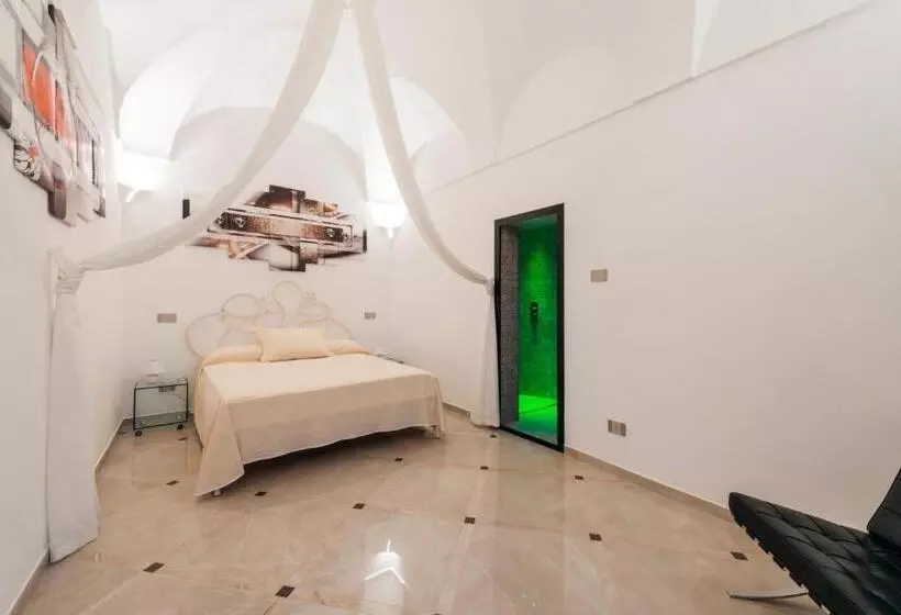 سوییت سوپریور با چشم‌انداز دریا, Villa Magia