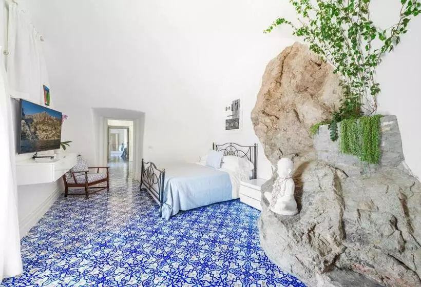 سوییت خانوادگی, Villa Magia