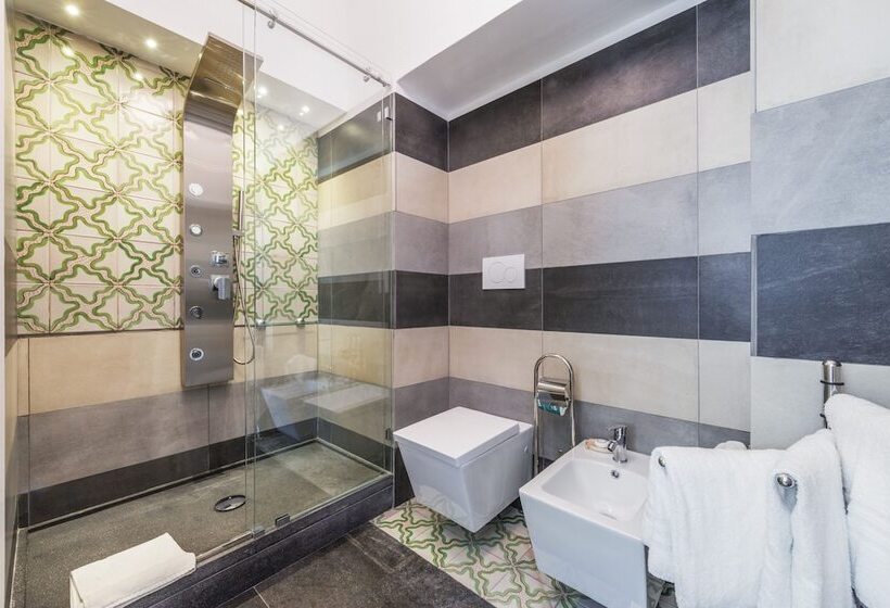 带海景的复工套房, Villa Magia