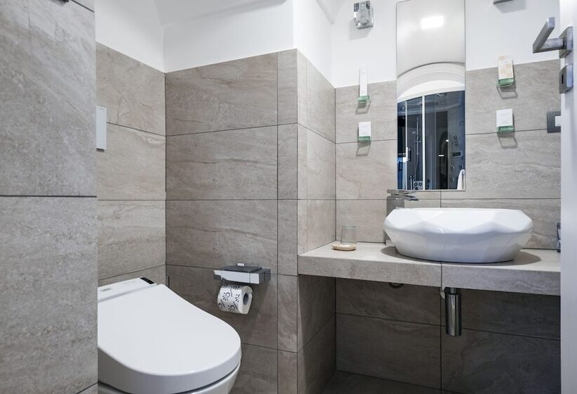 套房配有游泳池, Villa Magia