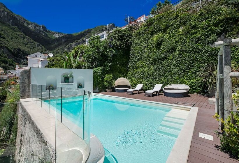 套房配有游泳池, Villa Magia