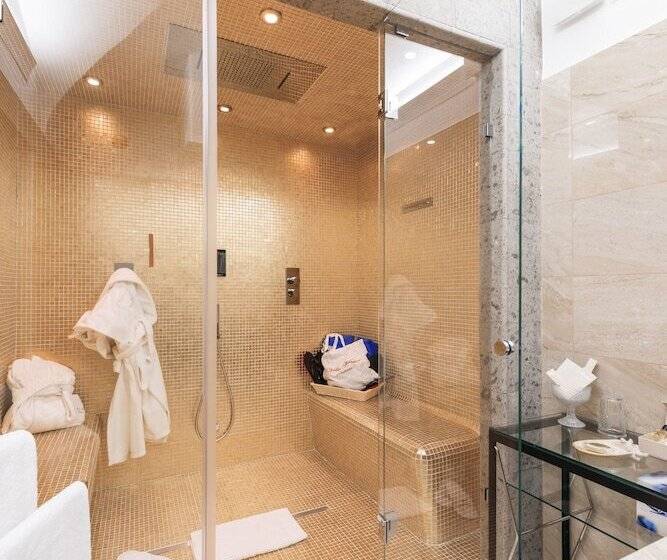 小型套房带阳台, Villa Magia