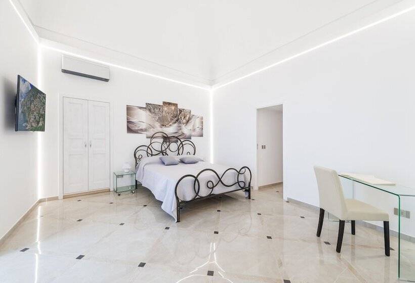 小型套房带阳台, Villa Magia