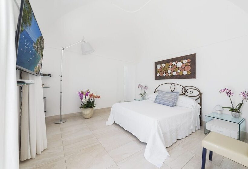 套房配有游泳池, Villa Magia