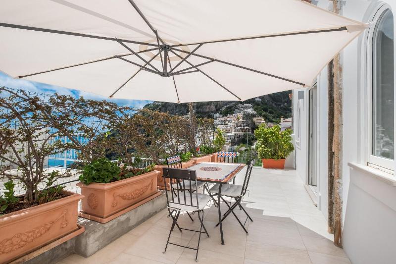 套房配有游泳池, Villa Magia