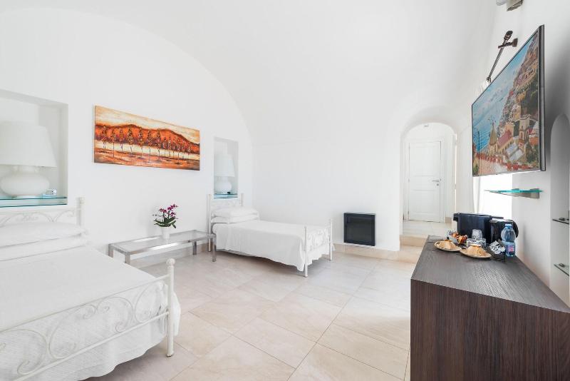 套房配有游泳池, Villa Magia