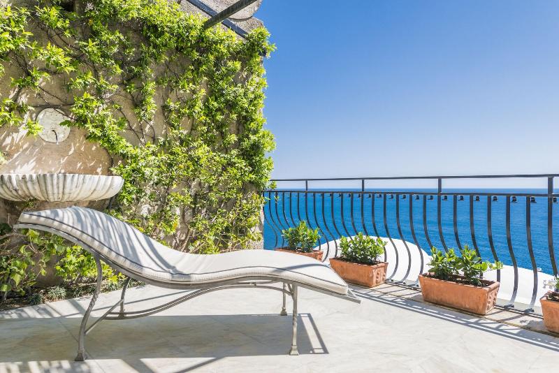 带海景的复工套房, Villa Magia