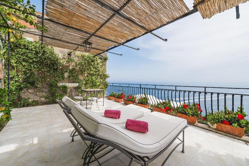 带海景的复工套房, Villa Magia