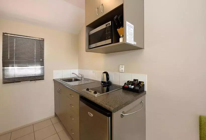 استودیوی استاندارد, 171 On High Motel