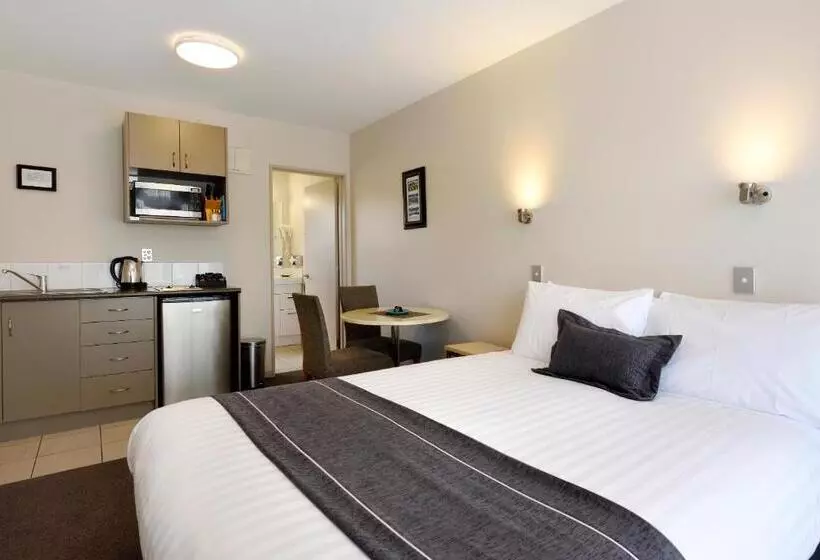 استودیوی استاندارد, 171 On High Motel
