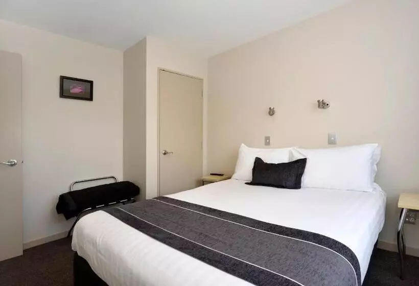 سوئیت با وان آب گرم, 171 On High Motel