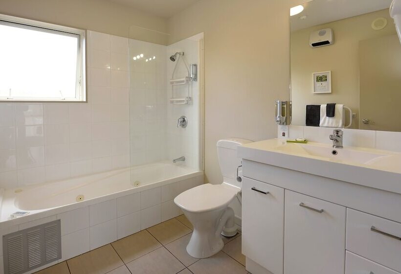 스탠다드 스튜디오, 171 On High Motel