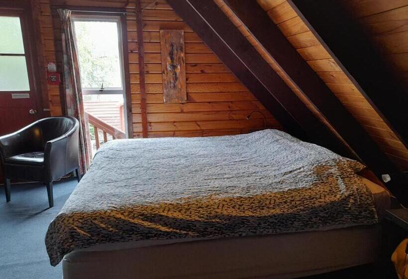 带共用浴室的标准房间, Hanmer Backpackers