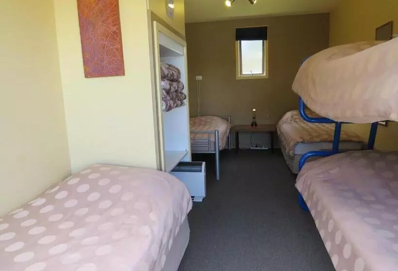 Vuode Makuusalissa, Hanmer Backpackers