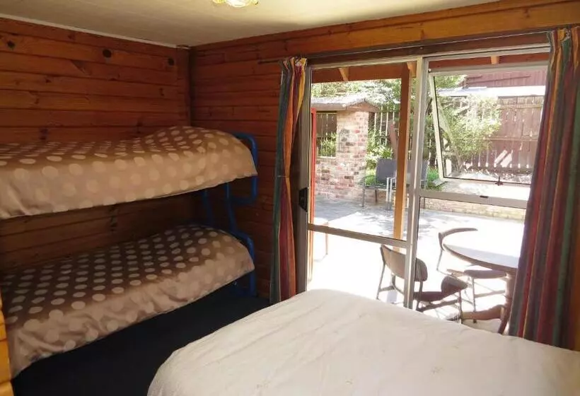 Vuode Makuusalissa, Hanmer Backpackers
