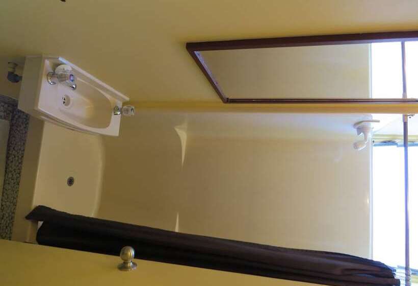 标准间, Hanmer Backpackers