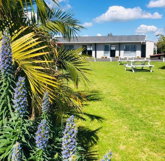 标准工作室, Blue Haven Motel