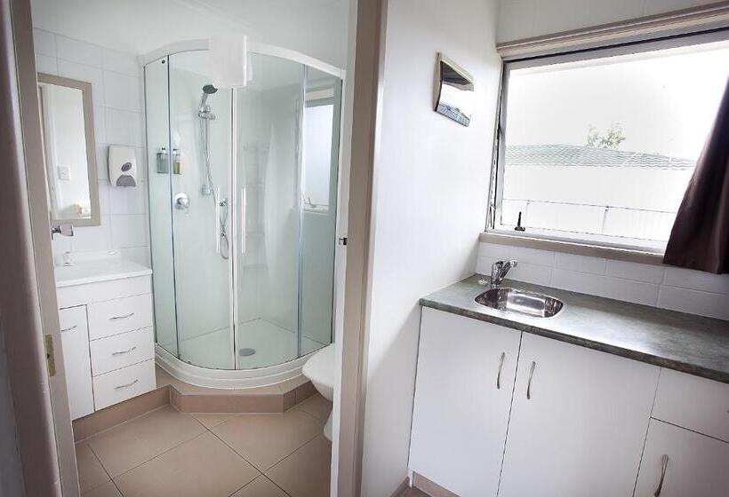 标准工作室, Blue Haven Motel