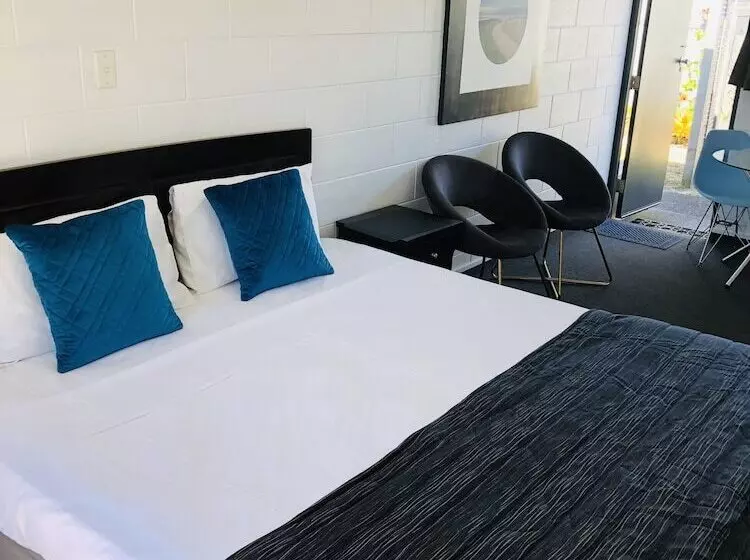 سوییت, Blue Haven Motel