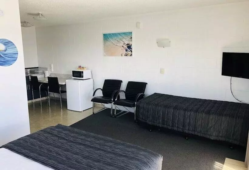 استودیوی استاندارد, Blue Haven Motel