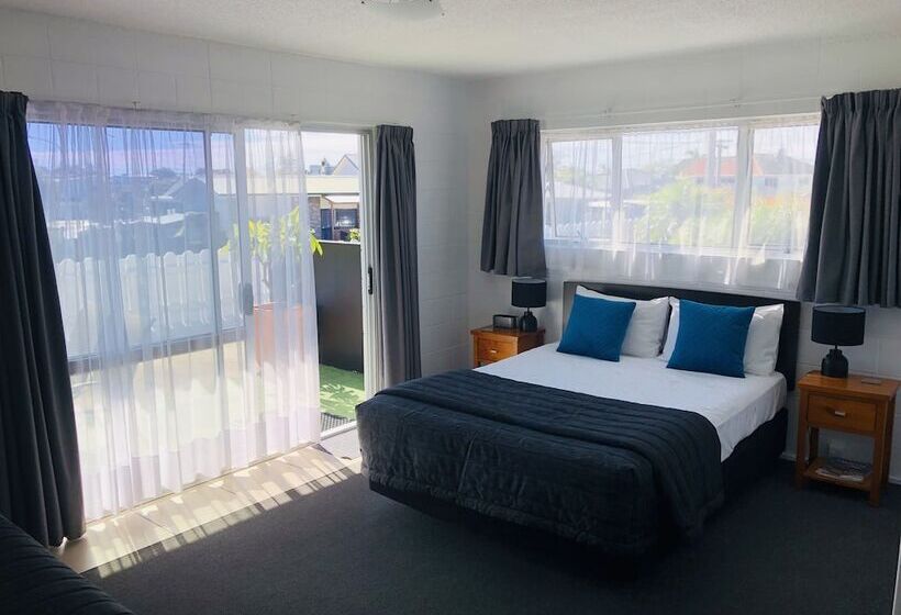 标准工作室, Blue Haven Motel