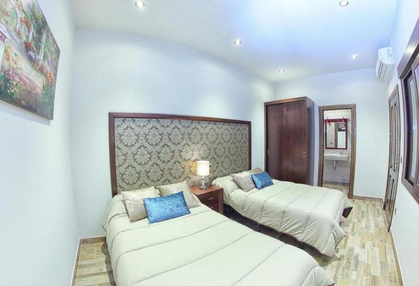 Номер Стандарт, Hostal Garlu