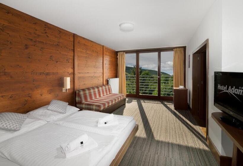 سوئیت 2 خوابه, Adam