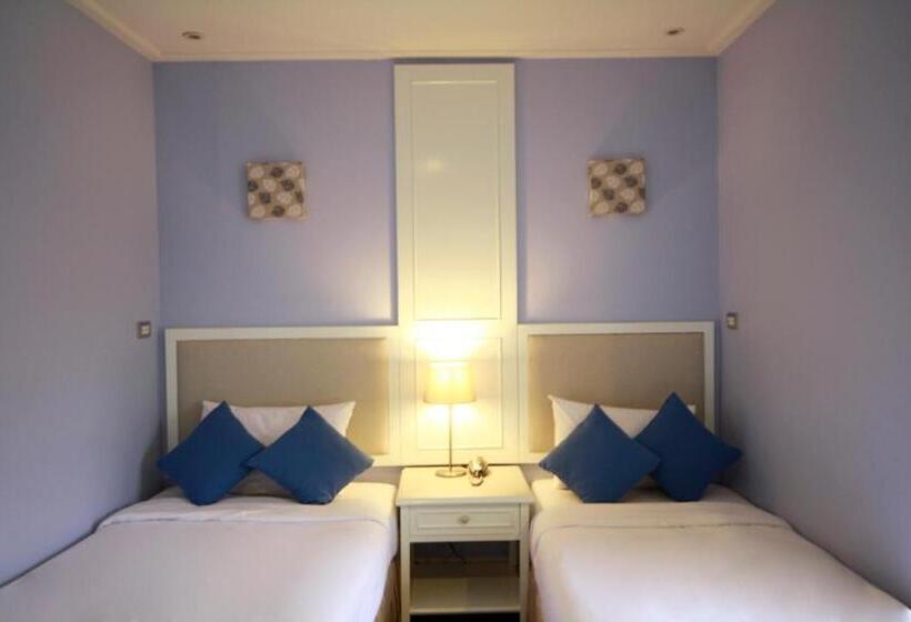 Quarto Superior Vista Cidade, Alley