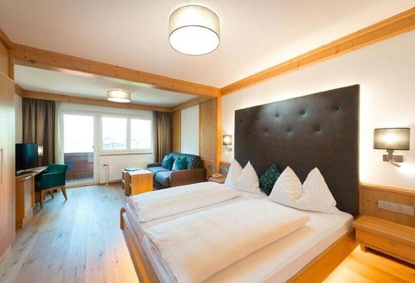 اتاق خانوادگی, Alpina