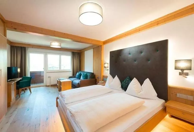 اتاق خانوادگی, Alpina