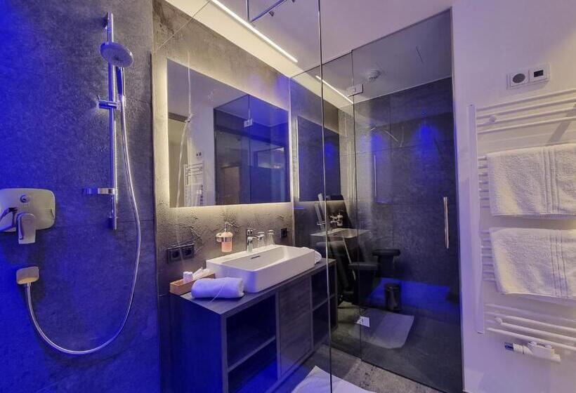 سوییت لوکس, Alpina