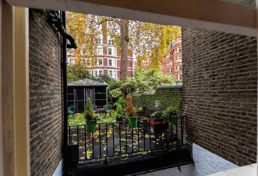 Номер Superior, Arosfa Hotel London By Compass Hospitality