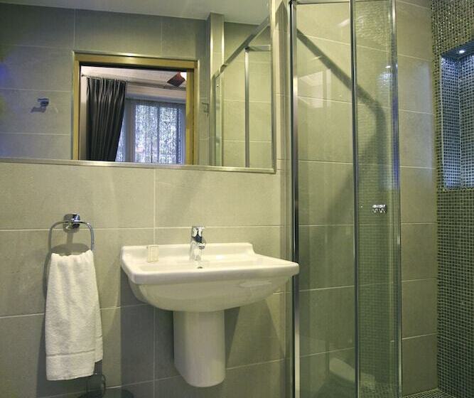 Номер Superior, Arosfa Hotel London By Compass Hospitality