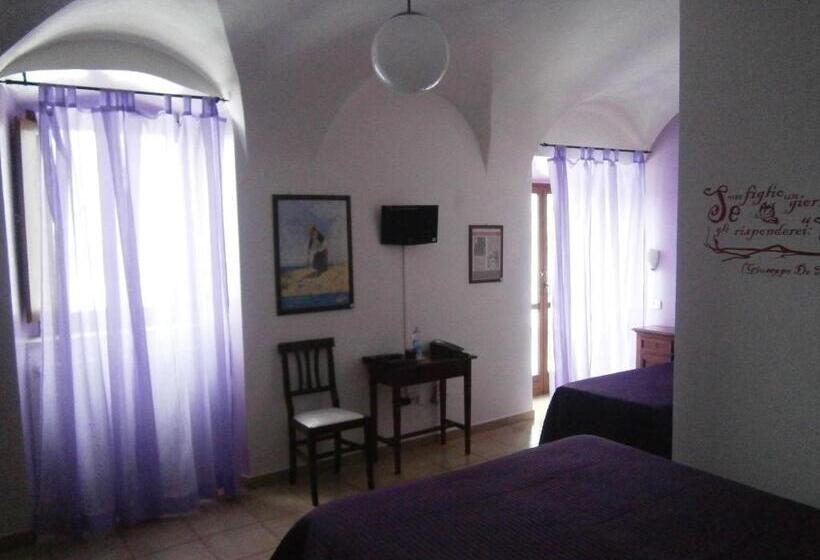 스탠다드 트리플 룸, Art