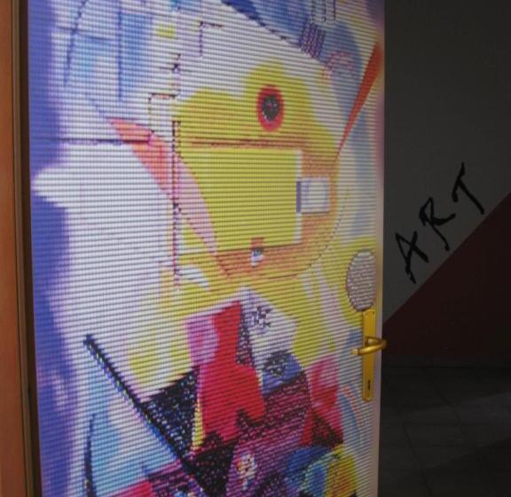 4인용 스탠다드 룸, Art