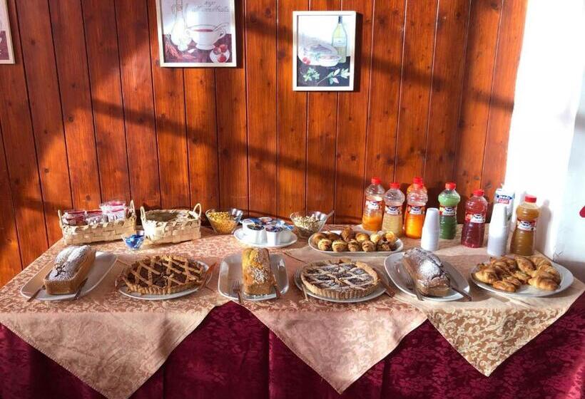 חדר סטנדרט לארבעה, Art