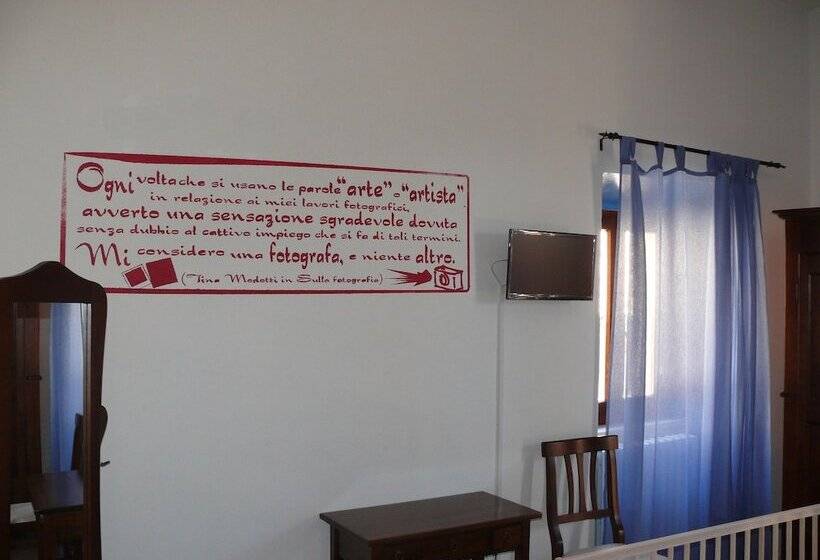 חדר סטנדרט לארבעה, Art