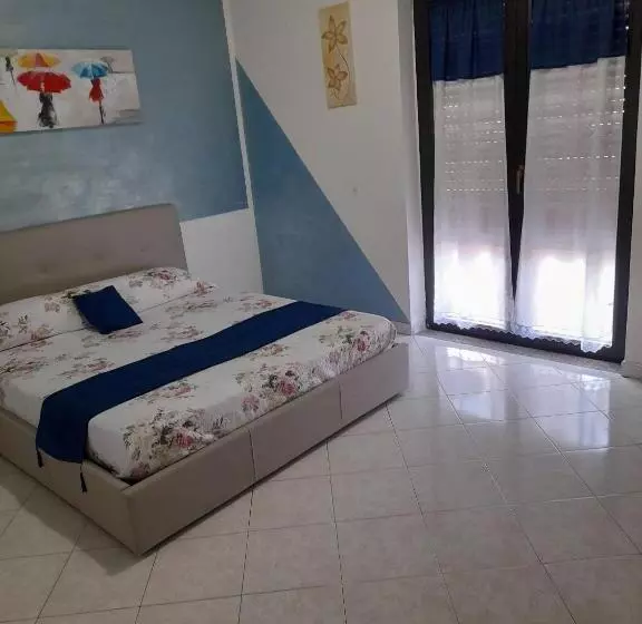 اتاق استاندارد چهارنفره با بالکن, De Rosa