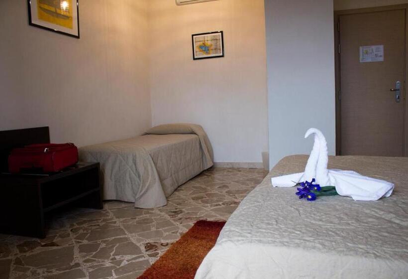 标准三人间, Divino