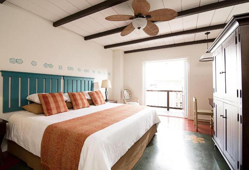 سوئیت با تخت بزرگ, Isla De Flores