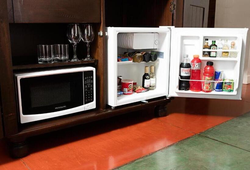 سوئیت با تخت بزرگ, Isla De Flores