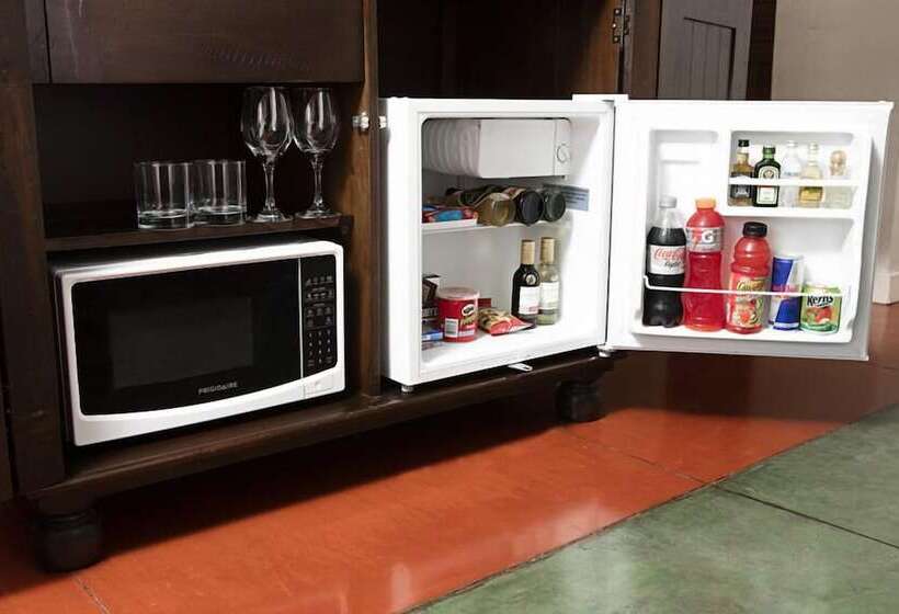 سوییت جونیور, Isla De Flores